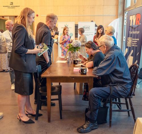 Podpisywanie książek